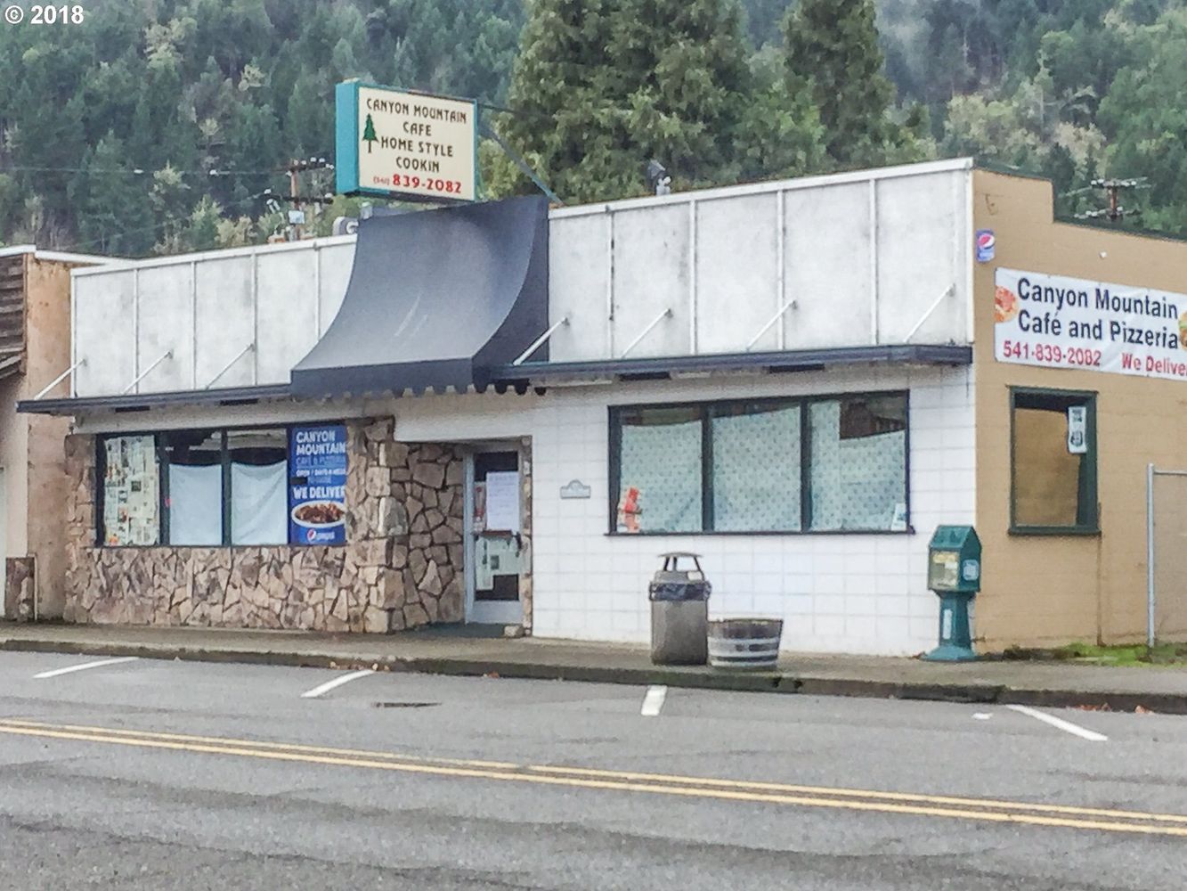 412 S Main St, Canyonville, OR 97417